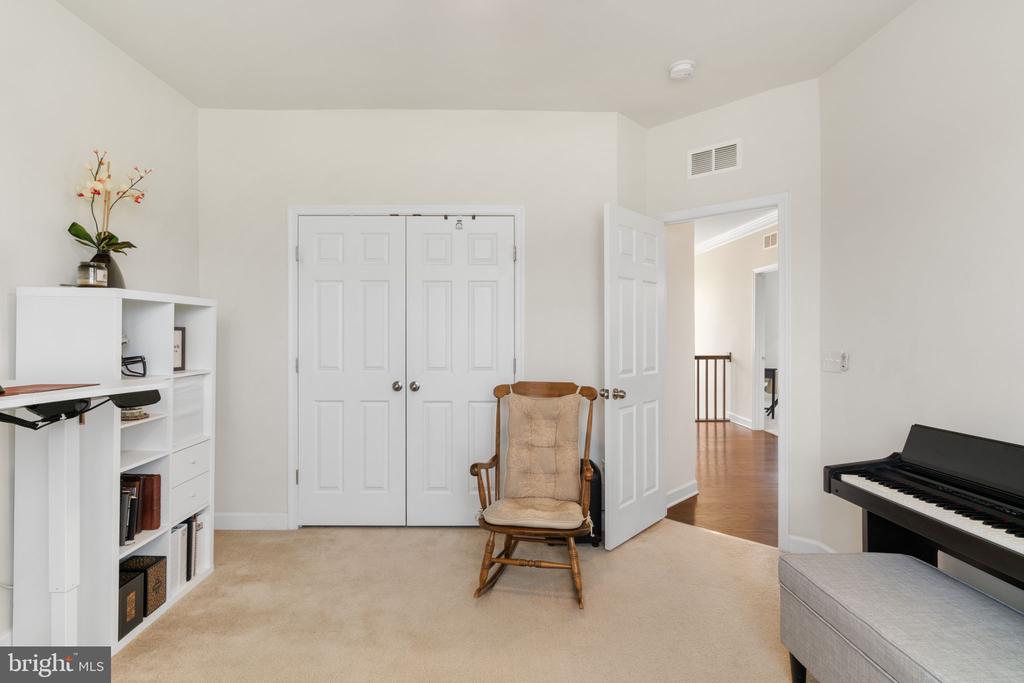 10419 ASPEN HIGHLANDS DR, SPOTSYLVANIA, Virginia 22553, 5 Bedrooms Bedrooms, ,4 BathroomsBathrooms,Residential,10419 ASPEN HIGHLANDS DR,VASP2040250 MLS # VASP2040250