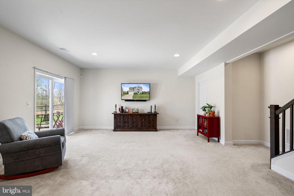 10419 ASPEN HIGHLANDS DR, SPOTSYLVANIA, Virginia 22553, 5 Bedrooms Bedrooms, ,4 BathroomsBathrooms,Residential,10419 ASPEN HIGHLANDS DR,VASP2040250 MLS # VASP2040250