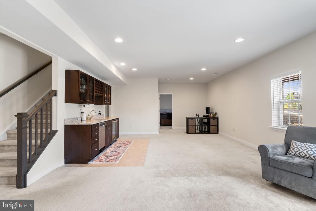 10419 ASPEN HIGHLANDS DR, SPOTSYLVANIA, Virginia 22553, 5 Bedrooms Bedrooms, ,4 BathroomsBathrooms,Residential,10419 ASPEN HIGHLANDS DR,VASP2040250 MLS # VASP2040250