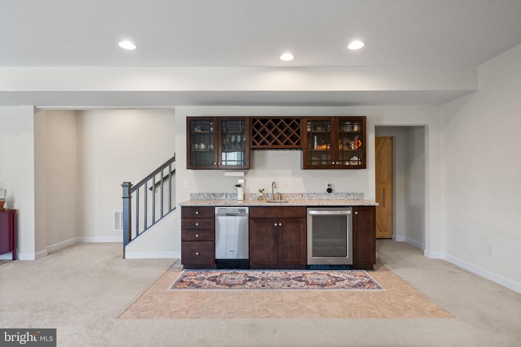 10419 ASPEN HIGHLANDS DR, SPOTSYLVANIA, Virginia 22553, 5 Bedrooms Bedrooms, ,4 BathroomsBathrooms,Residential,10419 ASPEN HIGHLANDS DR,VASP2040250 MLS # VASP2040250