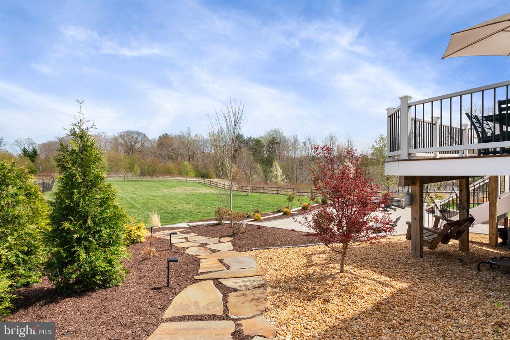 10419 ASPEN HIGHLANDS DR, SPOTSYLVANIA, Virginia 22553, 5 Bedrooms Bedrooms, ,4 BathroomsBathrooms,Residential,10419 ASPEN HIGHLANDS DR,VASP2040250 MLS # VASP2040250