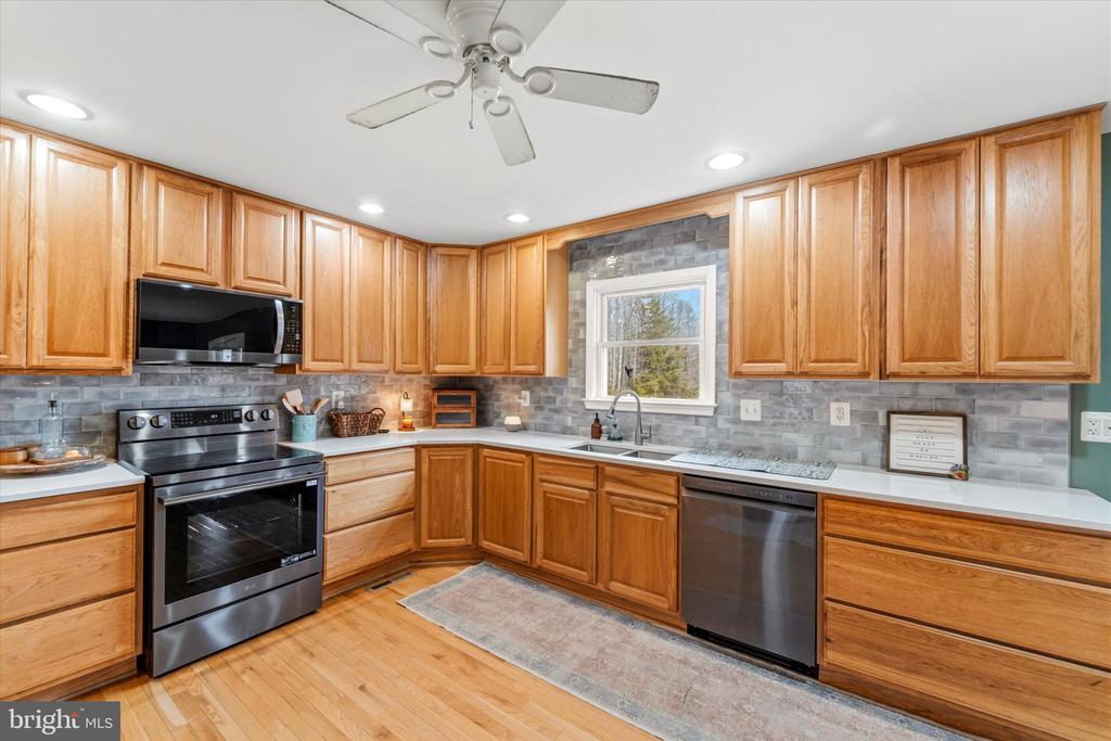 9107 GRASTY GOLD MINE RD, RHOADESVILLE, Virginia 22542, 4 Bedrooms Bedrooms, ,3 BathroomsBathrooms,Residential,9107 GRASTY GOLD MINE RD,VAOR2013664 MLS # VAOR2013664 9107 GRASTY GOLD MINE RD, RHOADESVILLE, Virginia 22542, 4 Bedrooms Bedrooms, ,3 BathroomsBathrooms,Residential,9107 GRASTY GOLD MINE RD,VAOR2013664 MLS # VAOR2013664