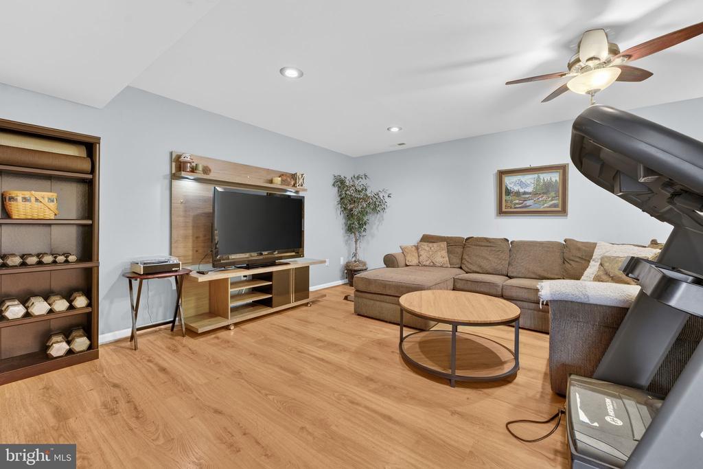 7453 OPAL RD, WARRENTON, Virginia 20186, 4 Bedrooms Bedrooms, ,2 BathroomsBathrooms,Residential,7453 OPAL RD,VAFQ2021174 MLS # VAFQ2021174