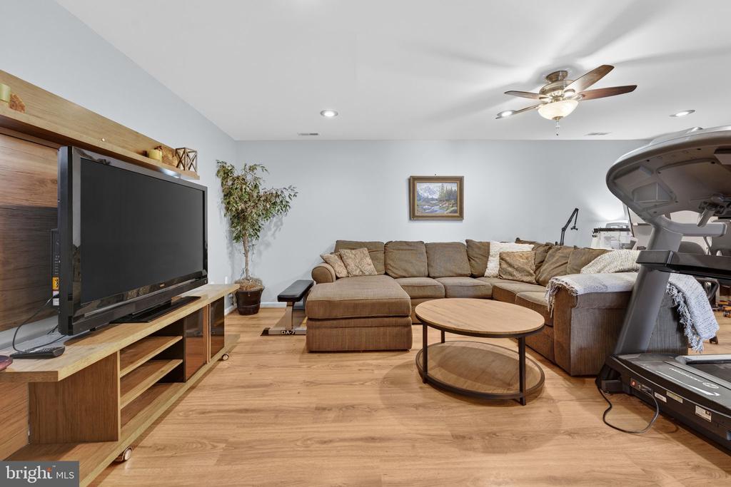 7453 OPAL RD, WARRENTON, Virginia 20186, 4 Bedrooms Bedrooms, ,2 BathroomsBathrooms,Residential,7453 OPAL RD,VAFQ2021174 MLS # VAFQ2021174