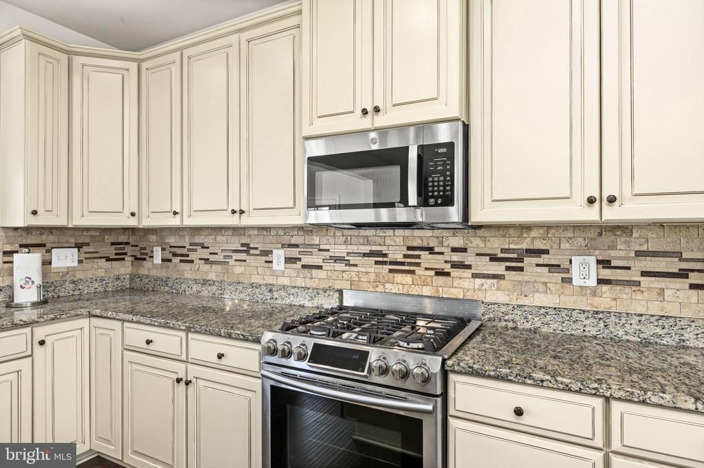 10420 NAPOLEON ST, FREDERICKSBURG, Virginia 22408, 6 Bedrooms Bedrooms, ,3 BathroomsBathrooms,Residential,10420 NAPOLEON ST,VASP2039936 MLS # VASP2039936