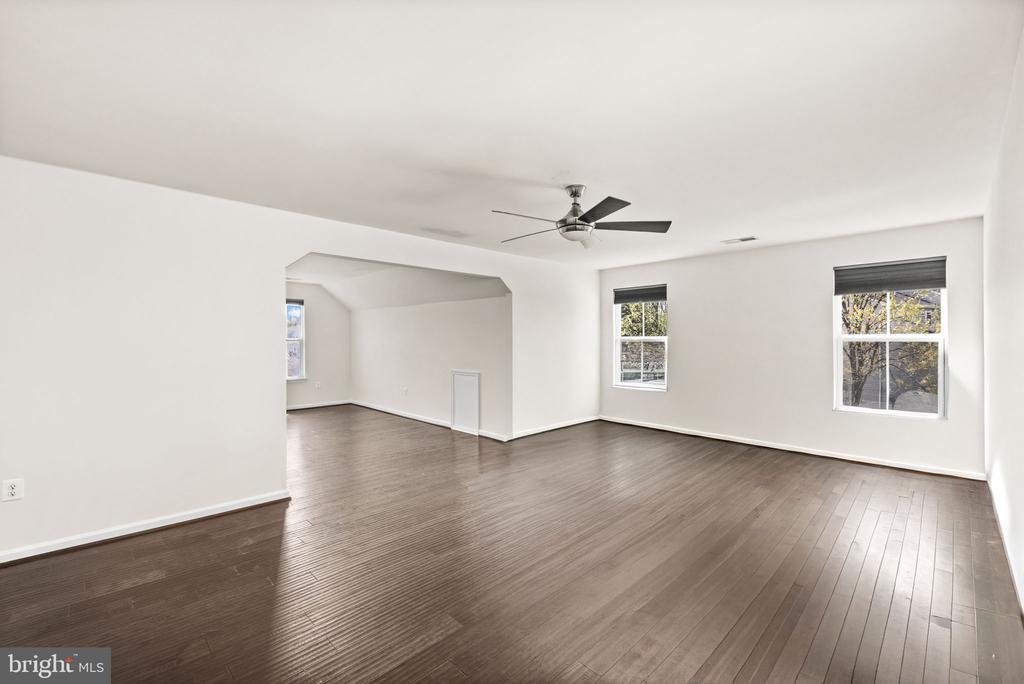 10420 NAPOLEON ST, FREDERICKSBURG, Virginia 22408, 6 Bedrooms Bedrooms, ,3 BathroomsBathrooms,Residential,10420 NAPOLEON ST,VASP2039936 MLS # VASP2039936