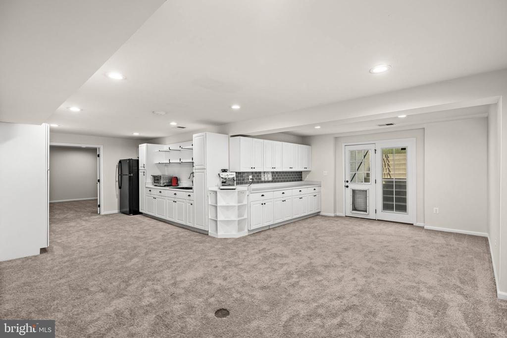 10420 NAPOLEON ST, FREDERICKSBURG, Virginia 22408, 6 Bedrooms Bedrooms, ,3 BathroomsBathrooms,Residential,10420 NAPOLEON ST,VASP2039936 MLS # VASP2039936