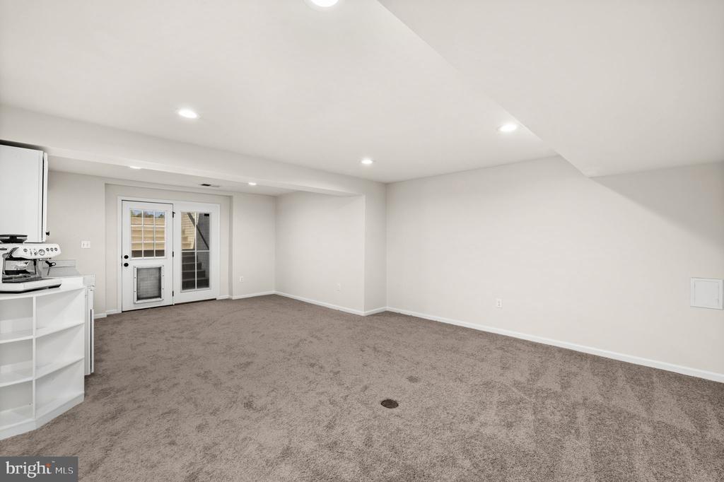 10420 NAPOLEON ST, FREDERICKSBURG, Virginia 22408, 6 Bedrooms Bedrooms, ,3 BathroomsBathrooms,Residential,10420 NAPOLEON ST,VASP2039936 MLS # VASP2039936