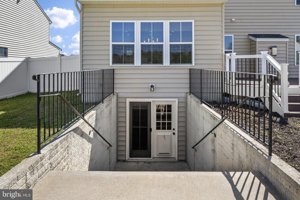 10420 NAPOLEON ST, FREDERICKSBURG, Virginia 22408, 6 Bedrooms Bedrooms, ,3 BathroomsBathrooms,Residential,10420 NAPOLEON ST,VASP2039936 MLS # VASP2039936