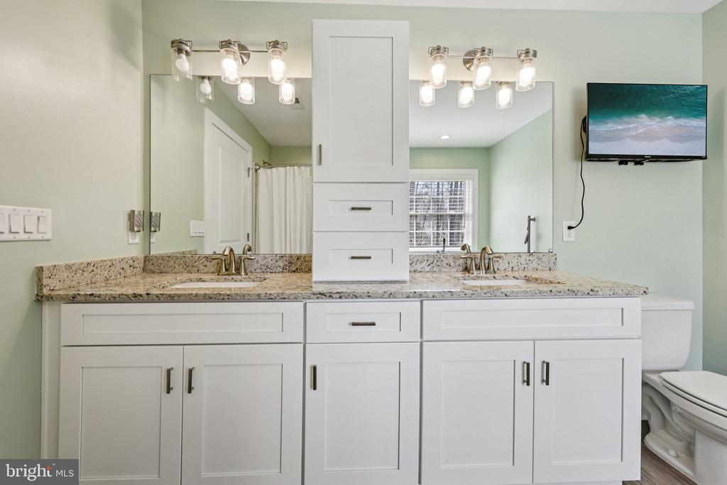 112 BUTLER CIR, LOCUST GROVE, Virginia 22508, 4 Bedrooms Bedrooms, ,2 BathroomsBathrooms,Residential,112 BUTLER CIR,VAOR2013692 MLS # VAOR2013692