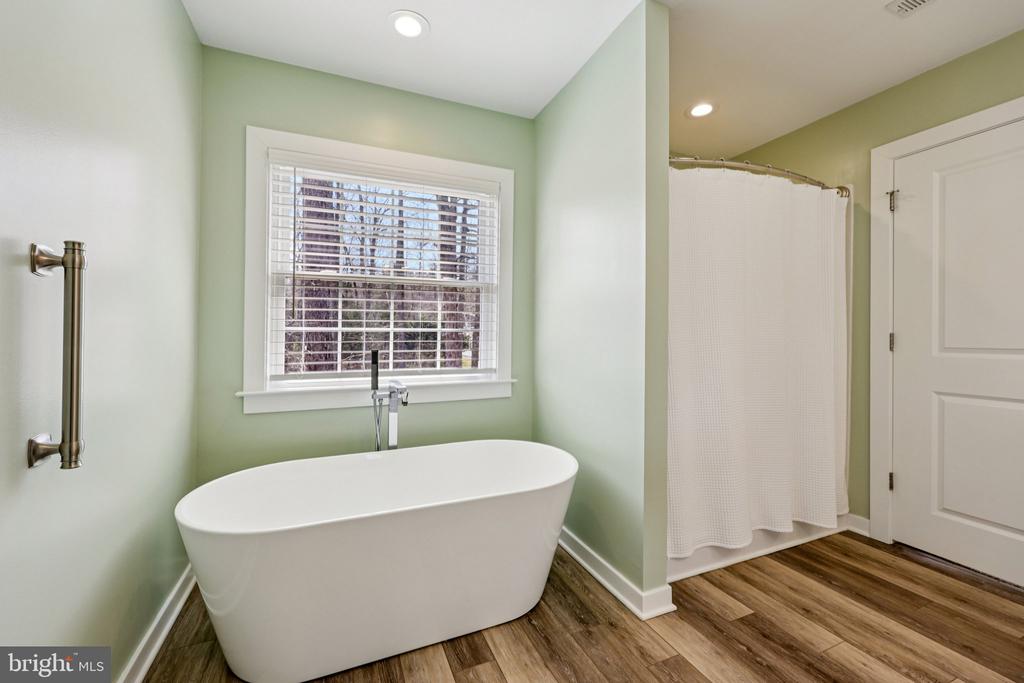 112 BUTLER CIR, LOCUST GROVE, Virginia 22508, 4 Bedrooms Bedrooms, ,2 BathroomsBathrooms,Residential,112 BUTLER CIR,VAOR2013692 MLS # VAOR2013692