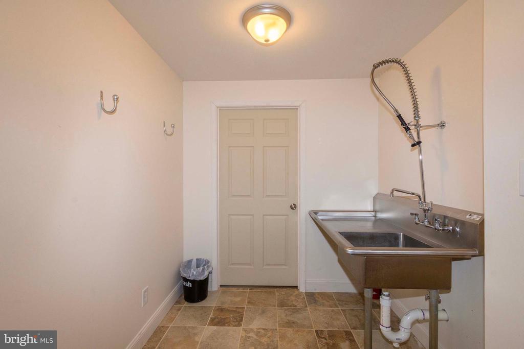 2203 CAMPBELL RD, KESWICK, Virginia 22947, 4 Bedrooms Bedrooms, ,3 BathroomsBathrooms,Residential,2203 CAMPBELL RD,VALA2009476 MLS # VALA2009476