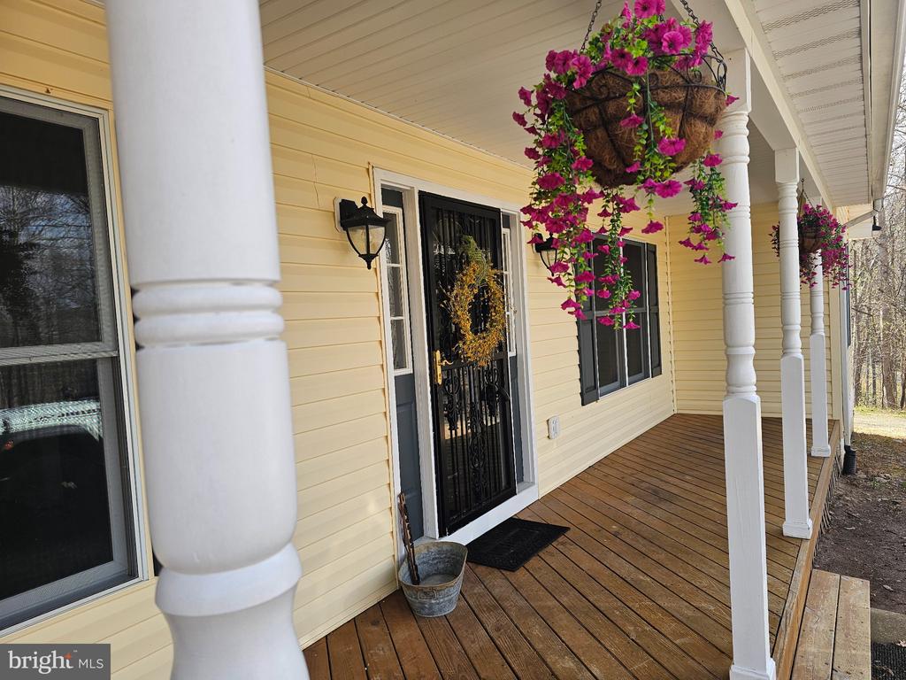 9373 WALDEN LN, MARSHALL, Virginia, 3 Bedrooms Bedrooms, ,2 BathroomsBathrooms,Residential,9373 WALDEN LN,VAFQ2021196 MLS # VAFQ2021196