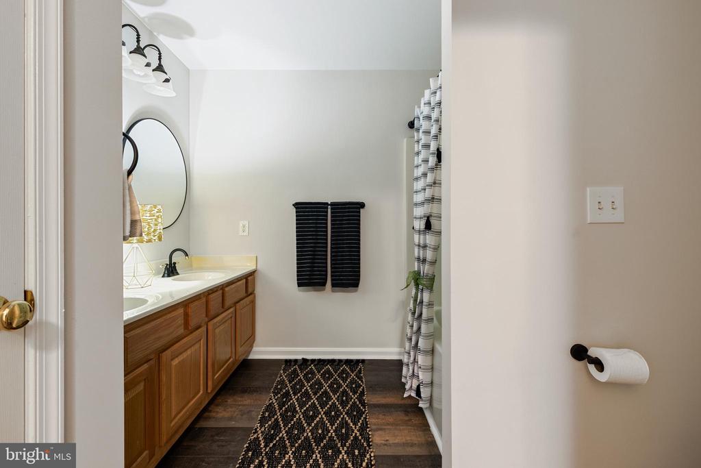 9373 WALDEN LN, MARSHALL, Virginia, 3 Bedrooms Bedrooms, ,2 BathroomsBathrooms,Residential,9373 WALDEN LN,VAFQ2021196 MLS # VAFQ2021196