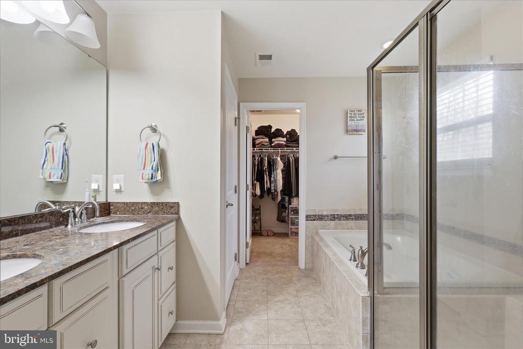 6767 LAKE ANNE CT, WARRENTON, Virginia, 4 Bedrooms Bedrooms, ,3 BathroomsBathrooms,Residential,6767 LAKE ANNE CT,VAFQ2020808 MLS # VAFQ2020808