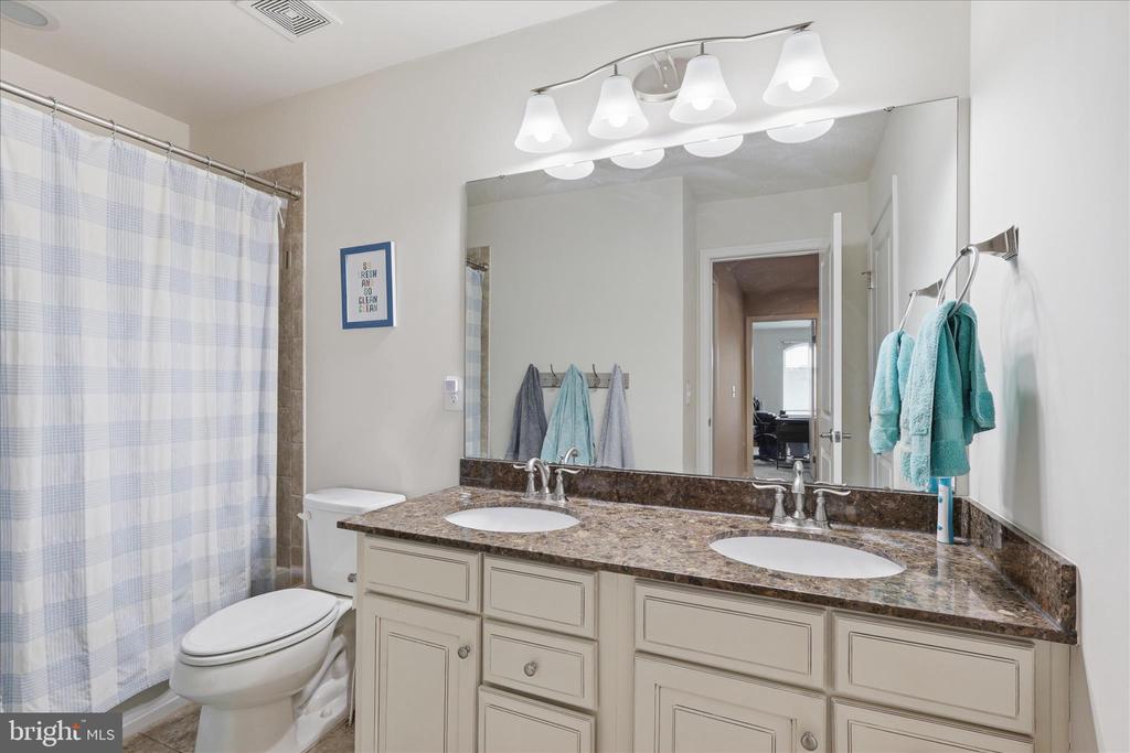 6767 LAKE ANNE CT, WARRENTON, Virginia, 4 Bedrooms Bedrooms, ,3 BathroomsBathrooms,Residential,6767 LAKE ANNE CT,VAFQ2020808 MLS # VAFQ2020808