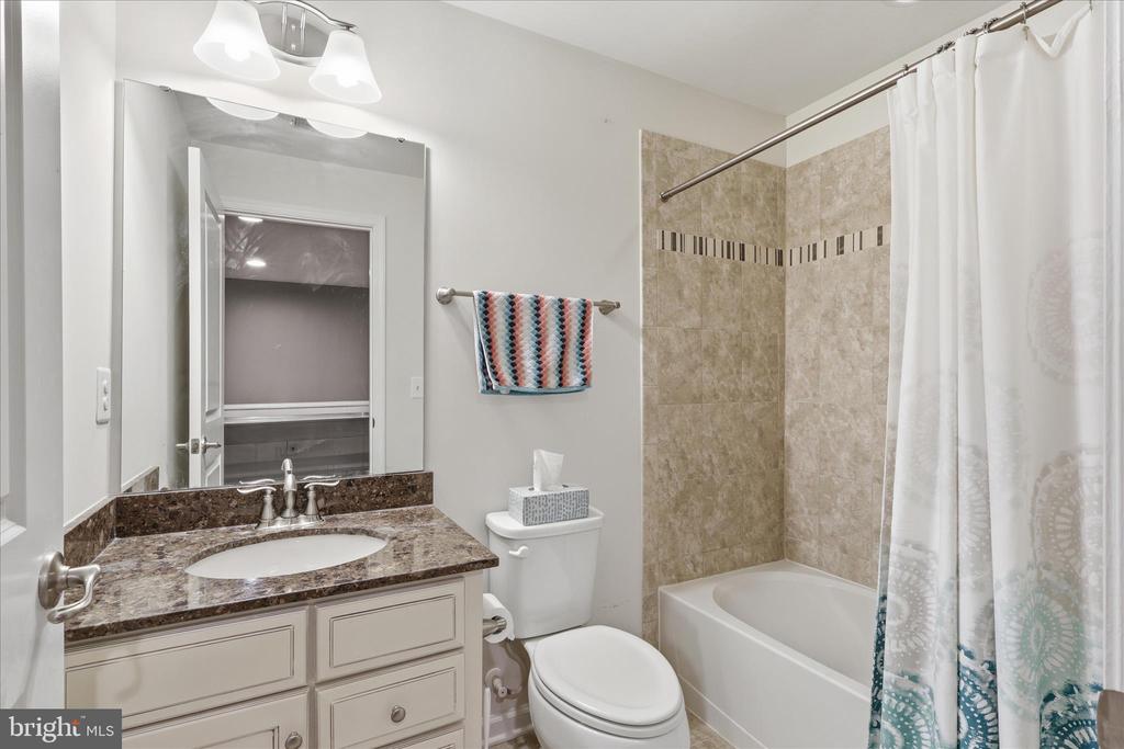 6767 LAKE ANNE CT, WARRENTON, Virginia, 4 Bedrooms Bedrooms, ,3 BathroomsBathrooms,Residential,6767 LAKE ANNE CT,VAFQ2020808 MLS # VAFQ2020808