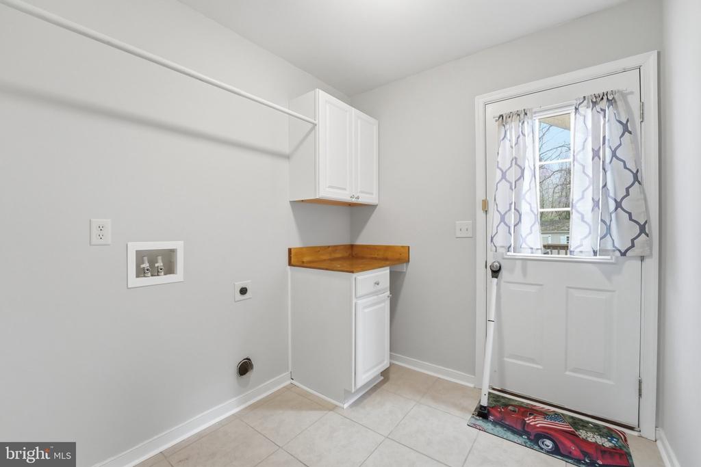 801 S LAKESHORE DR, LOUISA, Virginia 23093, 3 Bedrooms Bedrooms, ,2 BathroomsBathrooms,Residential,801 S LAKESHORE DR,VALA2009556 MLS # VALA2009556