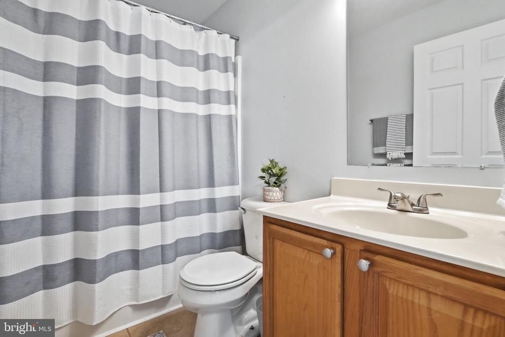 801 S LAKESHORE DR, LOUISA, Virginia 23093, 3 Bedrooms Bedrooms, ,2 BathroomsBathrooms,Residential,801 S LAKESHORE DR,VALA2009556 MLS # VALA2009556