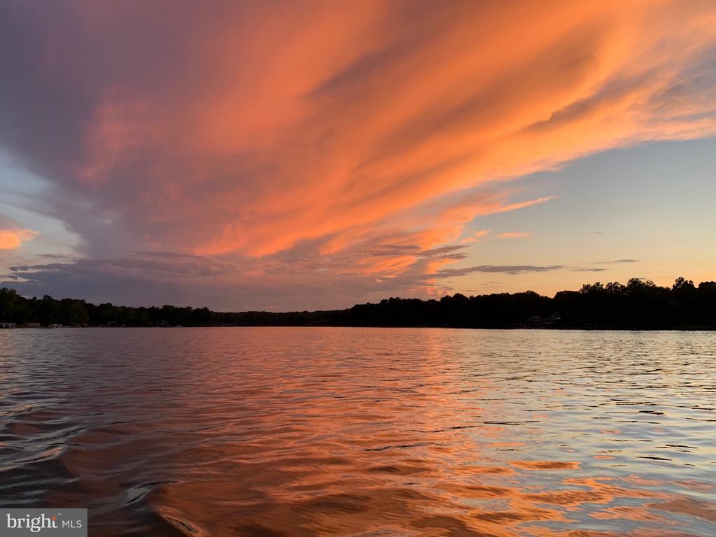 801 S LAKESHORE DR, LOUISA, Virginia 23093, 3 Bedrooms Bedrooms, ,2 BathroomsBathrooms,Residential,801 S LAKESHORE DR,VALA2009556 MLS # VALA2009556