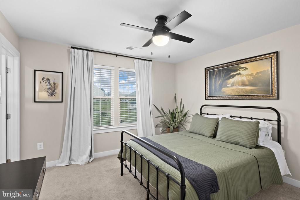 7803 HERMITAGE DR, FREDERICKSBURG, Virginia 22407, 5 Bedrooms Bedrooms, ,5 BathroomsBathrooms,Residential,7803 HERMITAGE DR,VASP2040518 MLS # VASP2040518