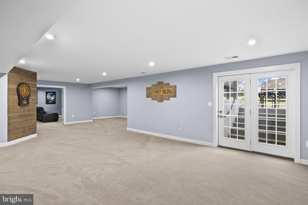 7803 HERMITAGE DR, FREDERICKSBURG, Virginia 22407, 5 Bedrooms Bedrooms, ,5 BathroomsBathrooms,Residential,7803 HERMITAGE DR,VASP2040518 MLS # VASP2040518