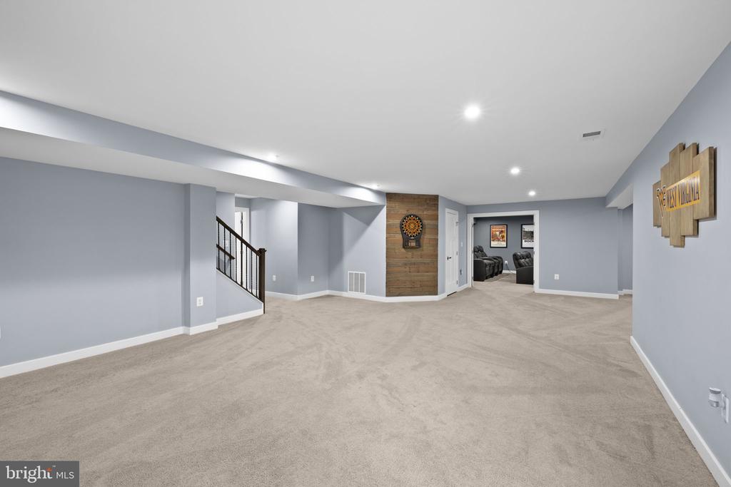 7803 HERMITAGE DR, FREDERICKSBURG, Virginia 22407, 5 Bedrooms Bedrooms, ,5 BathroomsBathrooms,Residential,7803 HERMITAGE DR,VASP2040518 MLS # VASP2040518