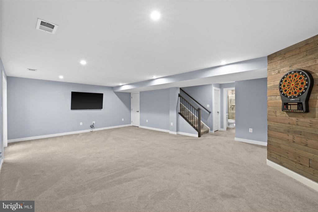 7803 HERMITAGE DR, FREDERICKSBURG, Virginia 22407, 5 Bedrooms Bedrooms, ,5 BathroomsBathrooms,Residential,7803 HERMITAGE DR,VASP2040518 MLS # VASP2040518