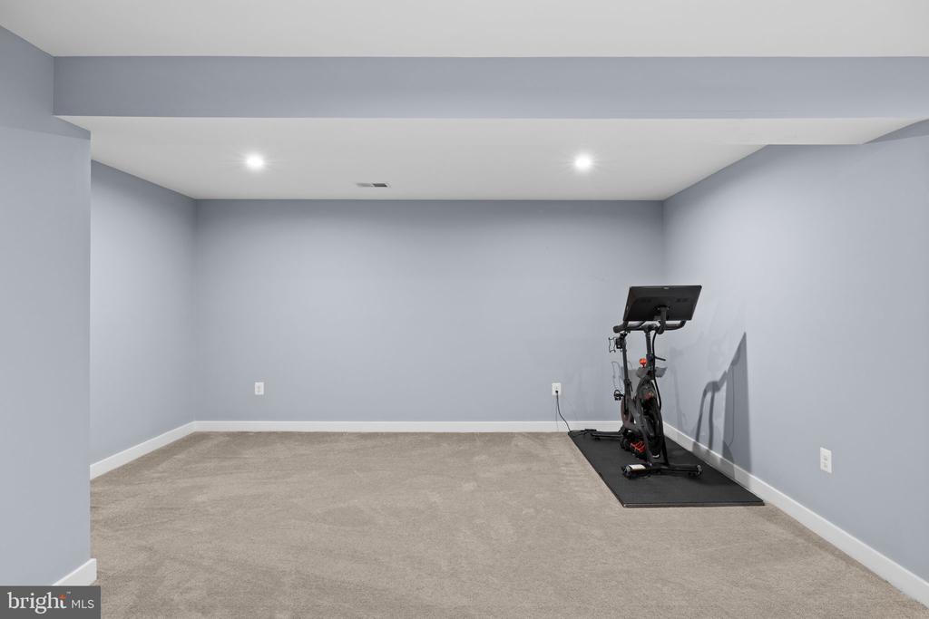 7803 HERMITAGE DR, FREDERICKSBURG, Virginia 22407, 5 Bedrooms Bedrooms, ,5 BathroomsBathrooms,Residential,7803 HERMITAGE DR,VASP2040518 MLS # VASP2040518