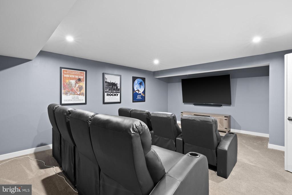 7803 HERMITAGE DR, FREDERICKSBURG, Virginia 22407, 5 Bedrooms Bedrooms, ,5 BathroomsBathrooms,Residential,7803 HERMITAGE DR,VASP2040518 MLS # VASP2040518