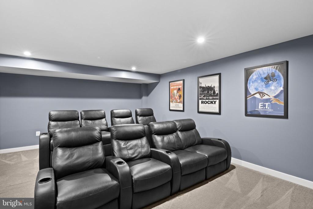 7803 HERMITAGE DR, FREDERICKSBURG, Virginia 22407, 5 Bedrooms Bedrooms, ,5 BathroomsBathrooms,Residential,7803 HERMITAGE DR,VASP2040518 MLS # VASP2040518