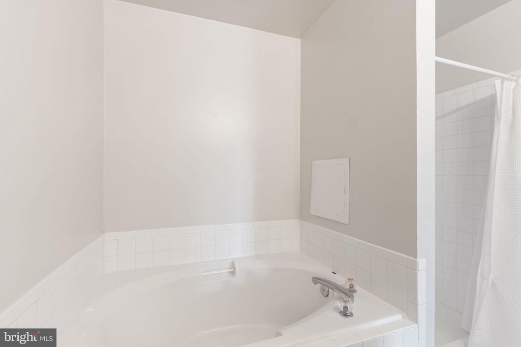 3616 LANCASTER RING RD, FREDERICKSBURG, Virginia 22408, 4 Bedrooms Bedrooms, ,2 BathroomsBathrooms,Residential,3616 LANCASTER RING RD,VASP2040558 MLS # VASP2040558