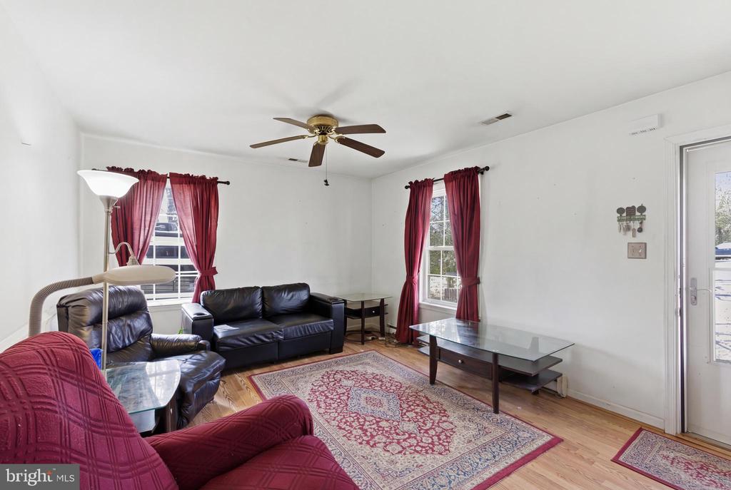 15 TIMBERLAND DR, FREDERICKSBURG, Virginia 22407, 3 Bedrooms Bedrooms, ,1 BathroomBathrooms,Residential,15 TIMBERLAND DR,VASP2040576 MLS # VASP2040576