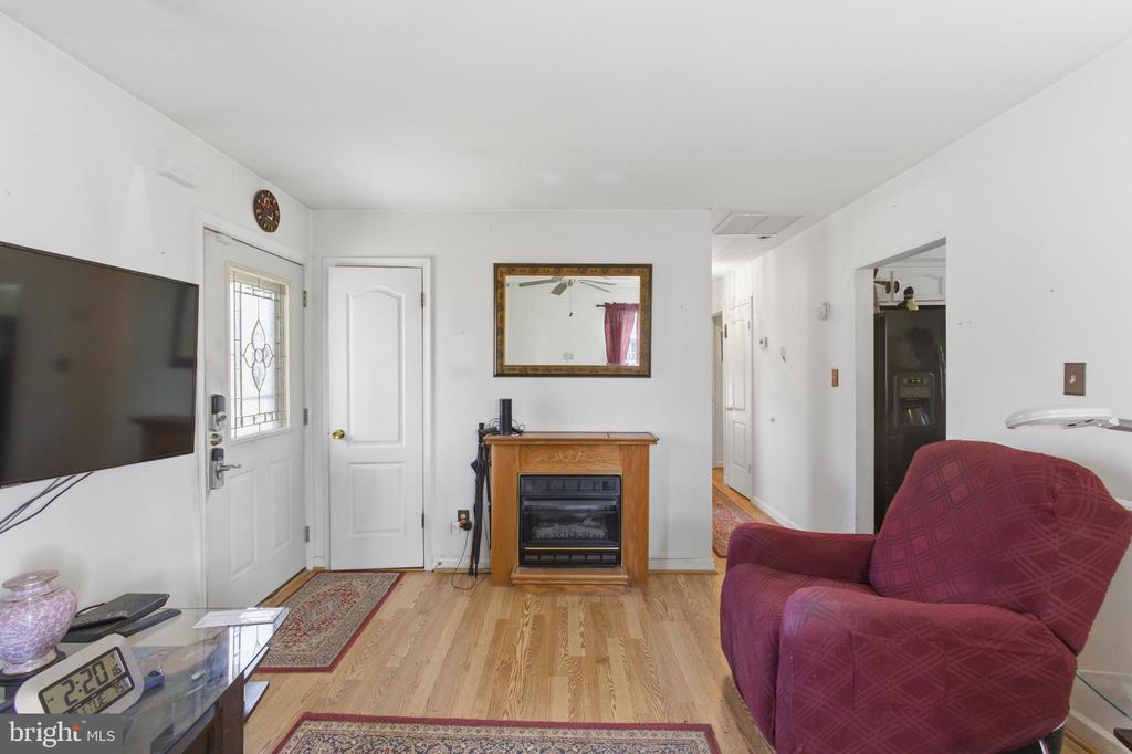 15 TIMBERLAND DR, FREDERICKSBURG, Virginia 22407, 3 Bedrooms Bedrooms, ,1 BathroomBathrooms,Residential,15 TIMBERLAND DR,VASP2040576 MLS # VASP2040576