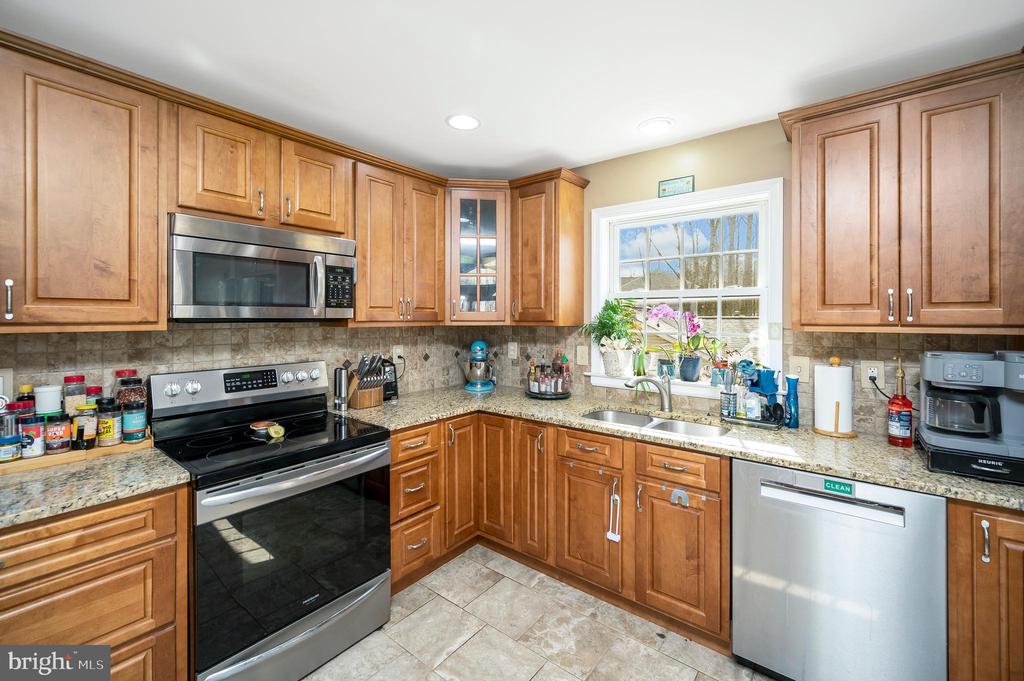 315 WESTOVER PKWY, LOCUST GROVE, Virginia 22508, 5 Bedrooms Bedrooms, ,3 BathroomsBathrooms,Residential,315 WESTOVER PKWY,VAOR2013770 MLS # VAOR2013770