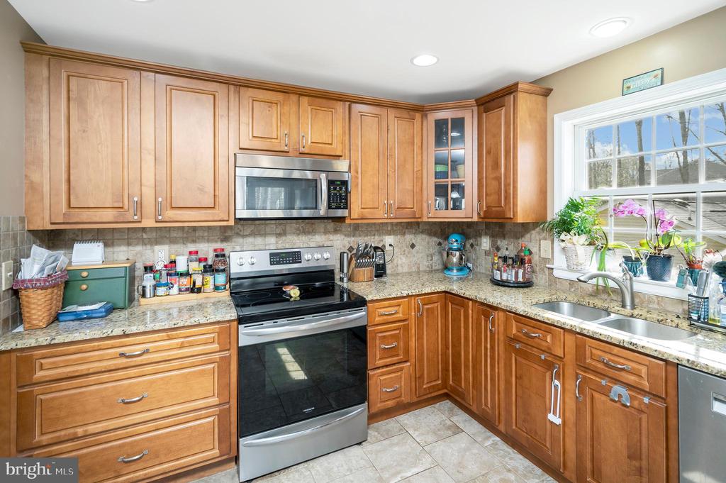 315 WESTOVER PKWY, LOCUST GROVE, Virginia 22508, 5 Bedrooms Bedrooms, ,3 BathroomsBathrooms,Residential,315 WESTOVER PKWY,VAOR2013770 MLS # VAOR2013770