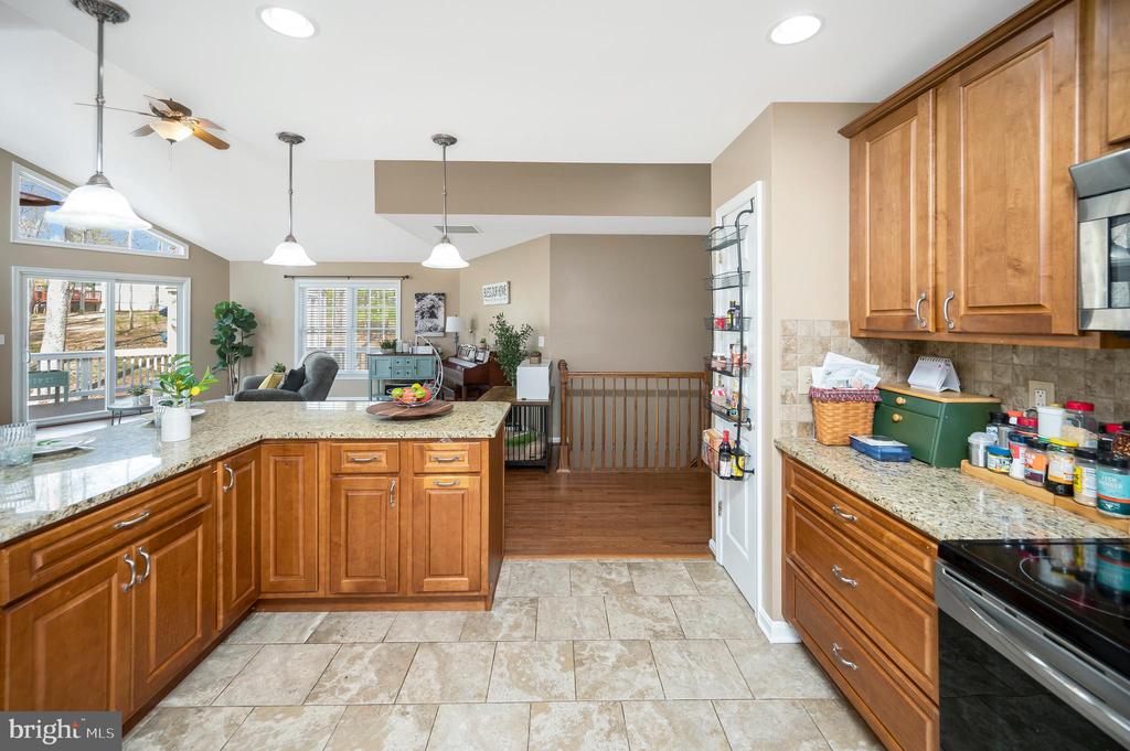 315 WESTOVER PKWY, LOCUST GROVE, Virginia 22508, 5 Bedrooms Bedrooms, ,3 BathroomsBathrooms,Residential,315 WESTOVER PKWY,VAOR2013770 MLS # VAOR2013770