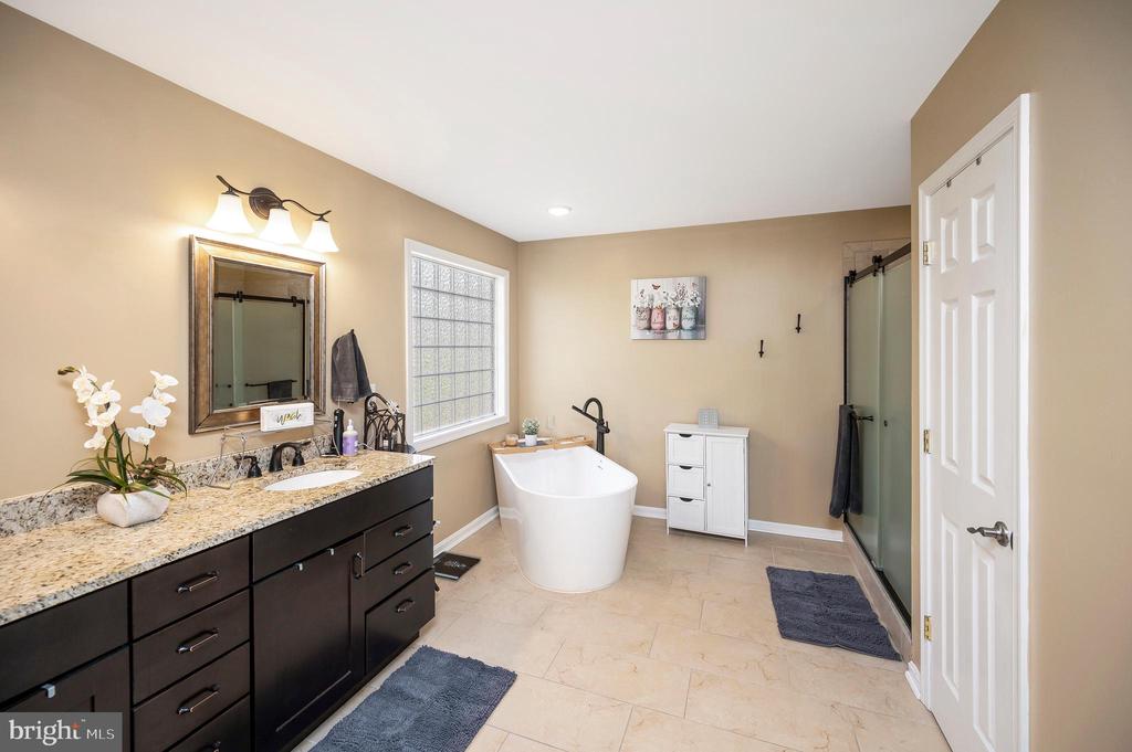 315 WESTOVER PKWY, LOCUST GROVE, Virginia 22508, 5 Bedrooms Bedrooms, ,3 BathroomsBathrooms,Residential,315 WESTOVER PKWY,VAOR2013770 MLS # VAOR2013770