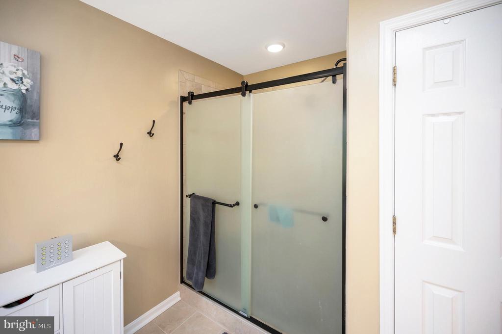 315 WESTOVER PKWY, LOCUST GROVE, Virginia 22508, 5 Bedrooms Bedrooms, ,3 BathroomsBathrooms,Residential,315 WESTOVER PKWY,VAOR2013770 MLS # VAOR2013770