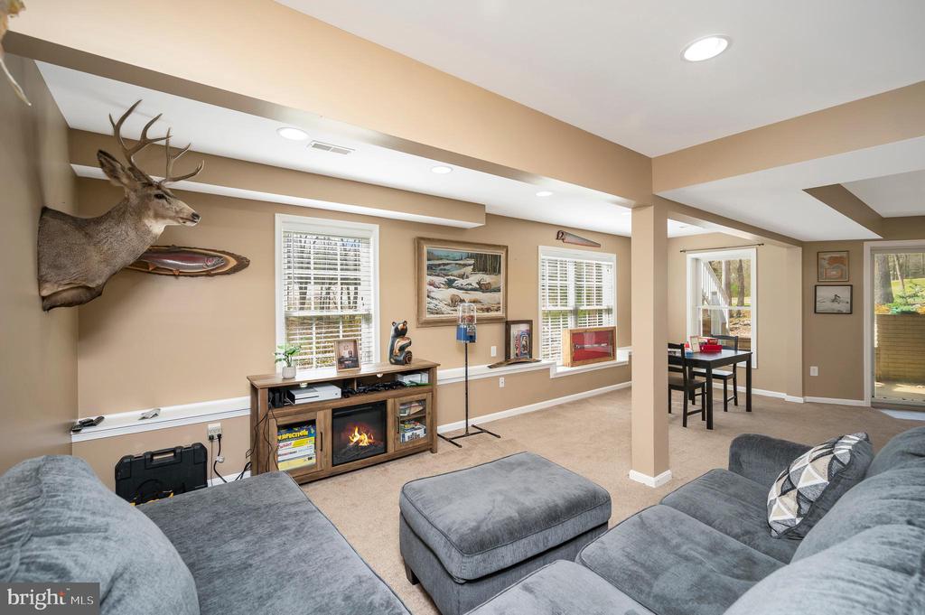 315 WESTOVER PKWY, LOCUST GROVE, Virginia 22508, 5 Bedrooms Bedrooms, ,3 BathroomsBathrooms,Residential,315 WESTOVER PKWY,VAOR2013770 MLS # VAOR2013770