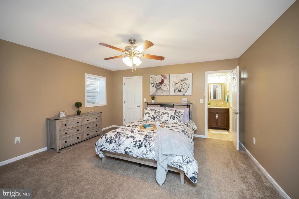 315 WESTOVER PKWY, LOCUST GROVE, Virginia 22508, 5 Bedrooms Bedrooms, ,3 BathroomsBathrooms,Residential,315 WESTOVER PKWY,VAOR2013770 MLS # VAOR2013770