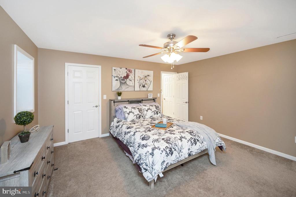 315 WESTOVER PKWY, LOCUST GROVE, Virginia 22508, 5 Bedrooms Bedrooms, ,3 BathroomsBathrooms,Residential,315 WESTOVER PKWY,VAOR2013770 MLS # VAOR2013770