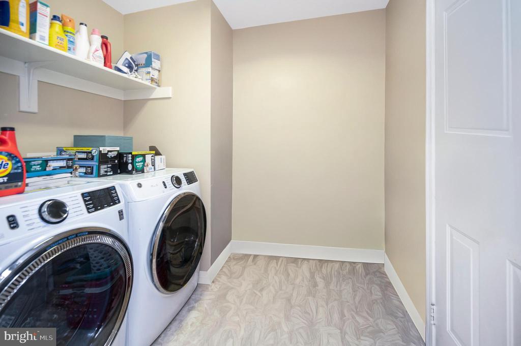 315 WESTOVER PKWY, LOCUST GROVE, Virginia 22508, 5 Bedrooms Bedrooms, ,3 BathroomsBathrooms,Residential,315 WESTOVER PKWY,VAOR2013770 MLS # VAOR2013770