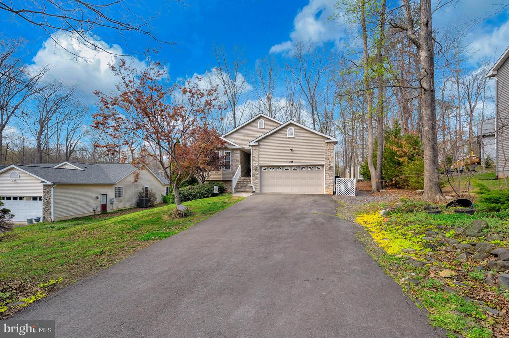 315 WESTOVER PKWY, LOCUST GROVE, Virginia 22508, 5 Bedrooms Bedrooms, ,3 BathroomsBathrooms,Residential,315 WESTOVER PKWY,VAOR2013770 MLS # VAOR2013770