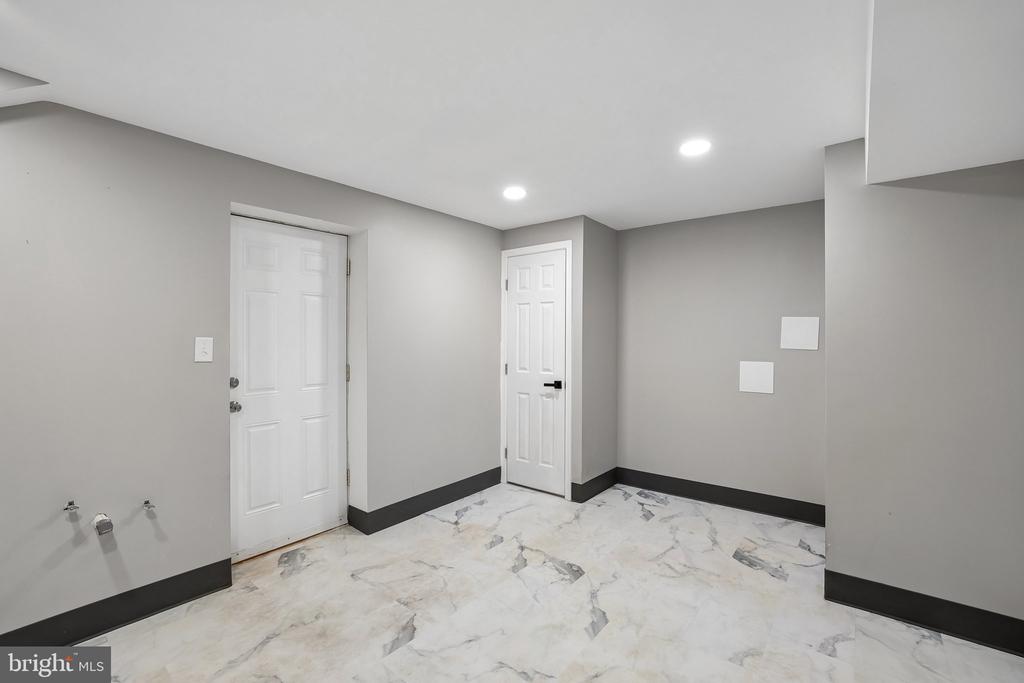 6904 RIDGE WAY DR, FREDERICKSBURG, Virginia 22407, 4 Bedrooms Bedrooms, ,2 BathroomsBathrooms,Residential,6904 RIDGE WAY DR,VASP2040578 MLS # VASP2040578