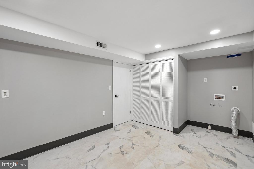 6904 RIDGE WAY DR, FREDERICKSBURG, Virginia 22407, 4 Bedrooms Bedrooms, ,2 BathroomsBathrooms,Residential,6904 RIDGE WAY DR,VASP2040578 MLS # VASP2040578