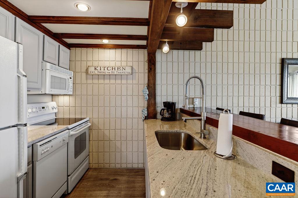 646 WHITE OAK CONDOS, WINTERGREEN, Virginia 22967, 2 Bedrooms Bedrooms, ,2 BathroomsBathrooms,Residential,646 WHITE OAK CONDOS,675201 MLS # 675201 646 WHITE OAK CONDOS, WINTERGREEN, Virginia 22967, 2 Bedrooms Bedrooms, ,2 BathroomsBathrooms,Residential,646 WHITE OAK CONDOS,675201 MLS # 675201