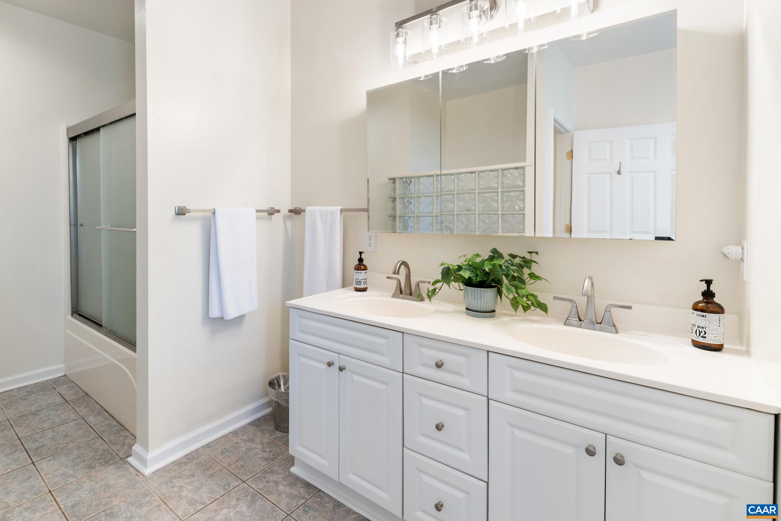 9197 CRITZERS SHOP RD, AFTON, Virginia 22920, 3 Bedrooms Bedrooms, ,2 BathroomsBathrooms,Residential,9197 CRITZERS SHOP RD,675208 MLS # 675208