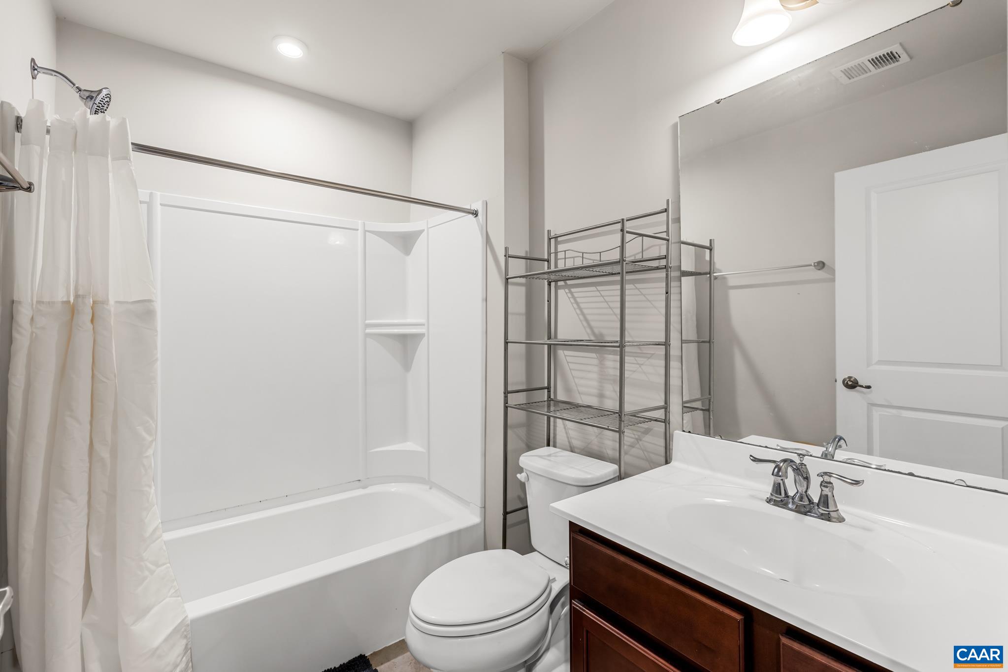 2124 ELM TREE CT, CHARLOTTESVILLE, Virginia 22911, 3 Bedrooms Bedrooms, ,2 BathroomsBathrooms,Residential,STRAUSS,2124 ELM TREE CT,675269 MLS # 675269