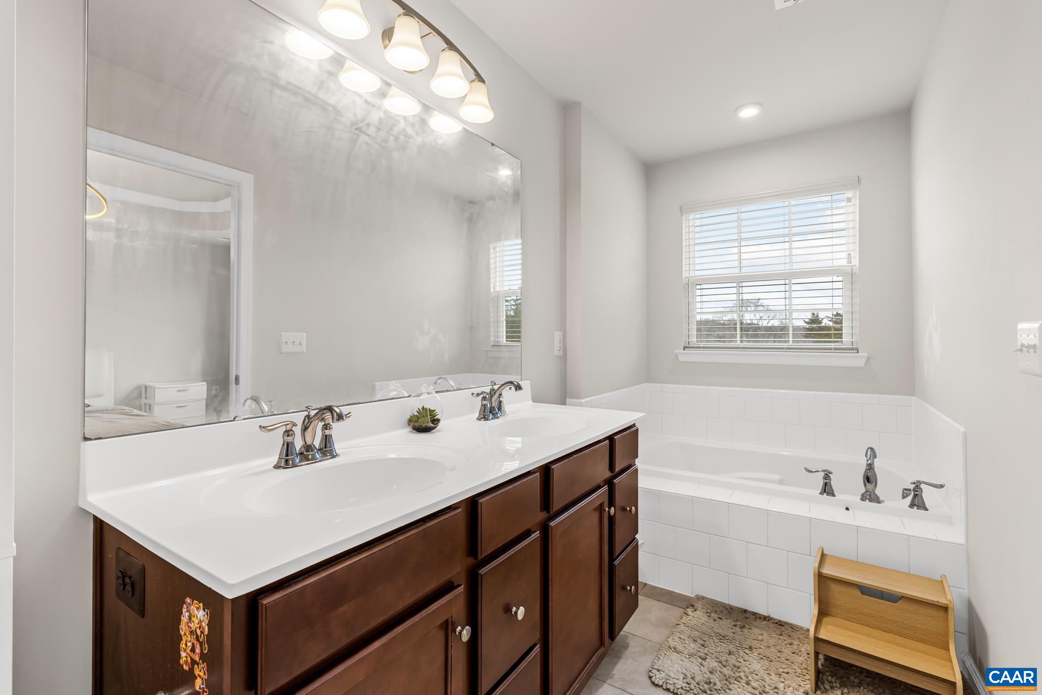 2124 ELM TREE CT, CHARLOTTESVILLE, Virginia 22911, 3 Bedrooms Bedrooms, ,2 BathroomsBathrooms,Residential,STRAUSS,2124 ELM TREE CT,675269 MLS # 675269